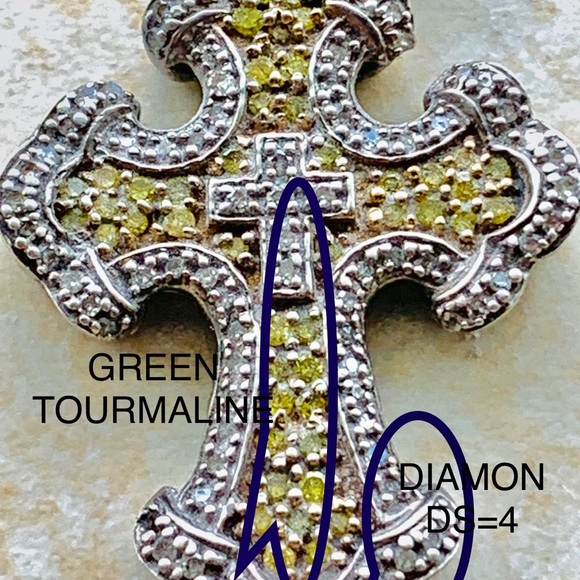 Natural Diamond/Green Tourmaline Cross. - Picture 4 of 5